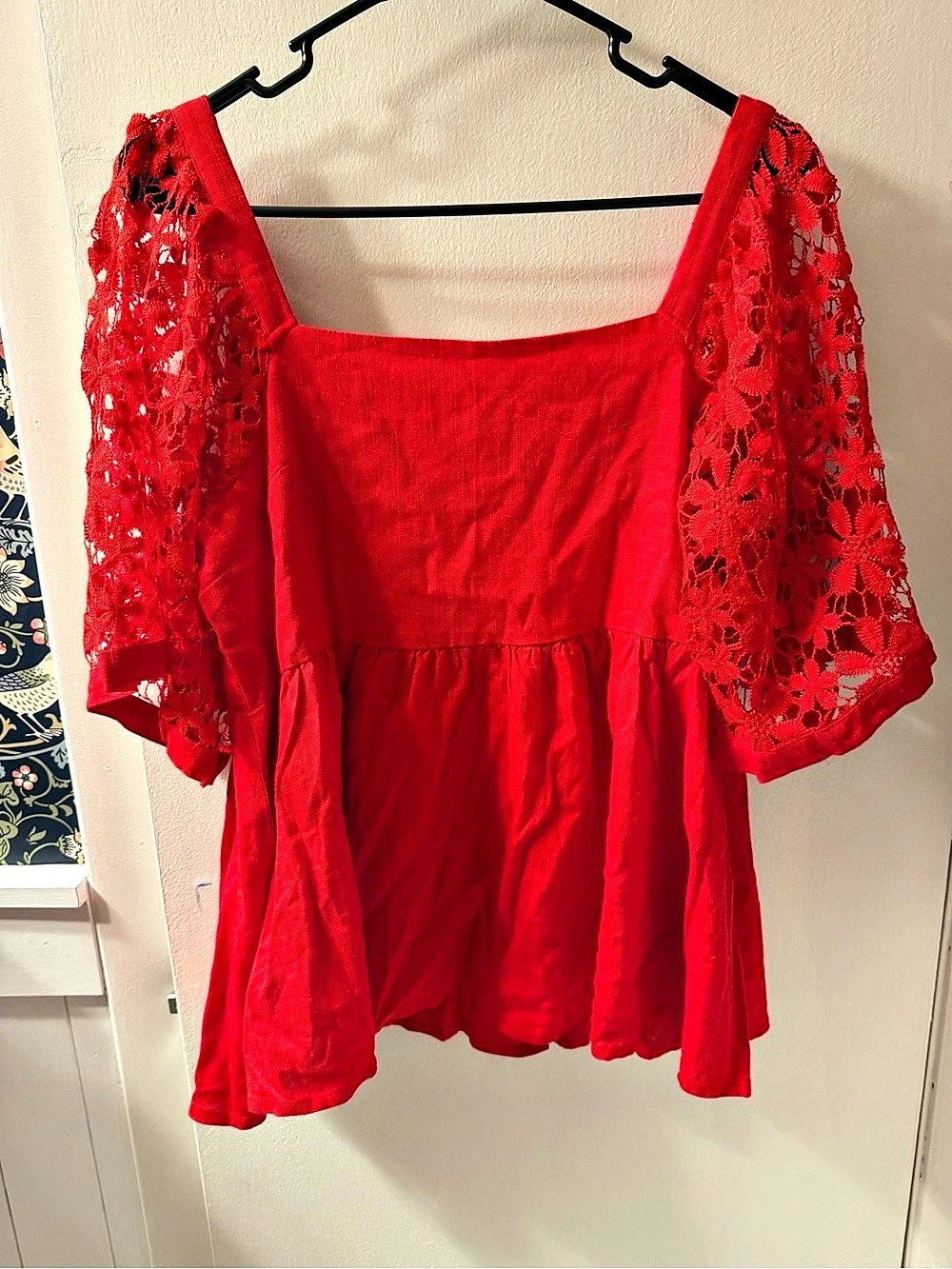 White Birch Floral Lace Sleeve Blouse in Red Size Medium